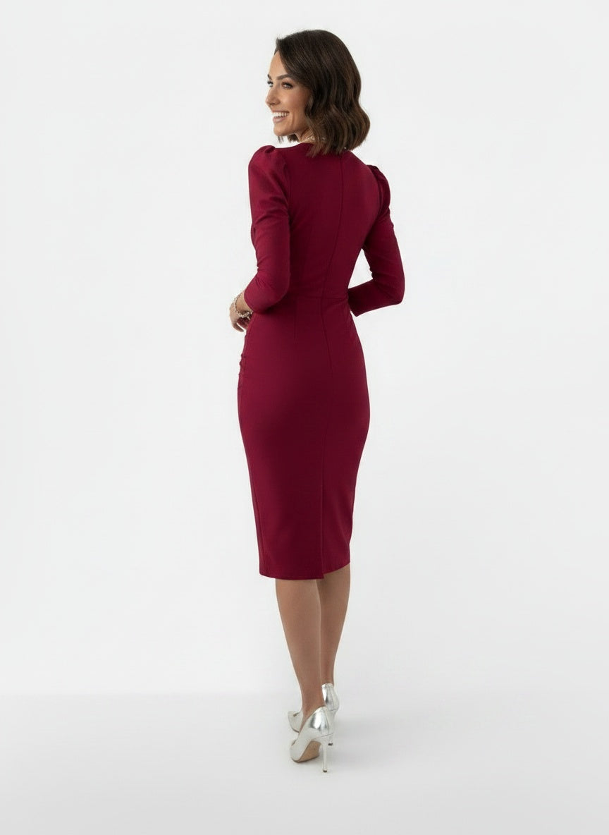 Back pose of the model wearing Vestido Elegante Mujer
