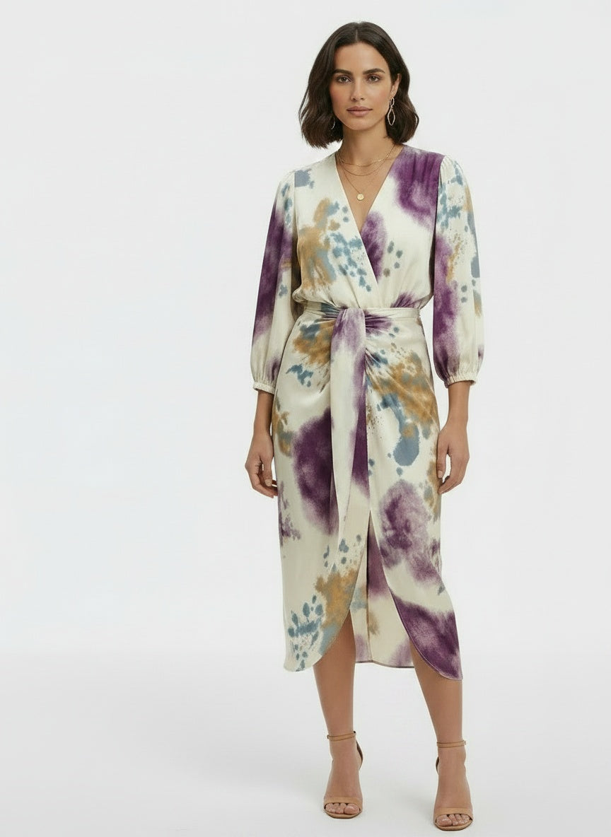 Full body view of the model wearing Vestido Midi Dos Piezas Mujer