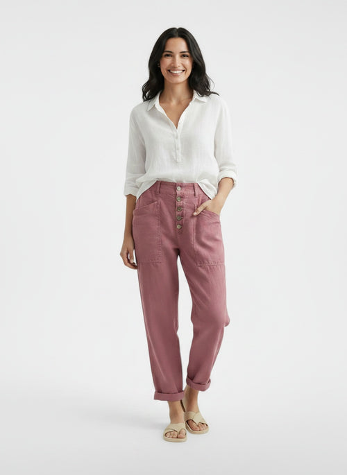 Full body view of the model wearing Pantalón Ancho Mujer Algodón Lino Casual