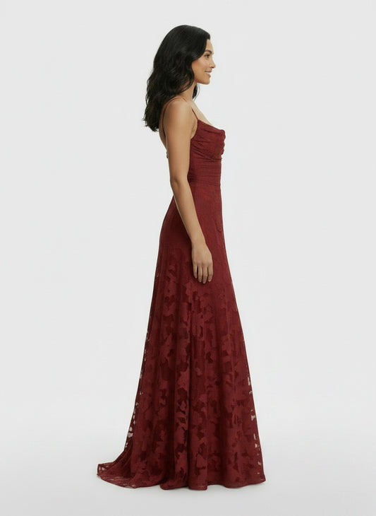 Side profile of the model wearing Vestido Largo Fiesta Mujer Floral Espalda Abierta