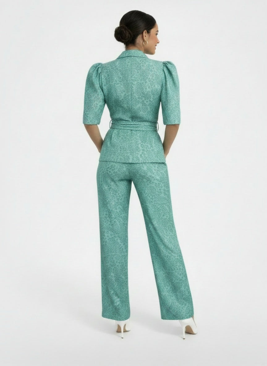 Back pose of the model wearing Conjunto Mujer Dos Piezas Elegante