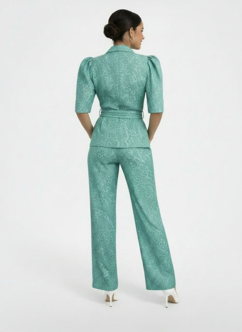 Back pose of the model wearing Conjunto Mujer Dos Piezas Elegante