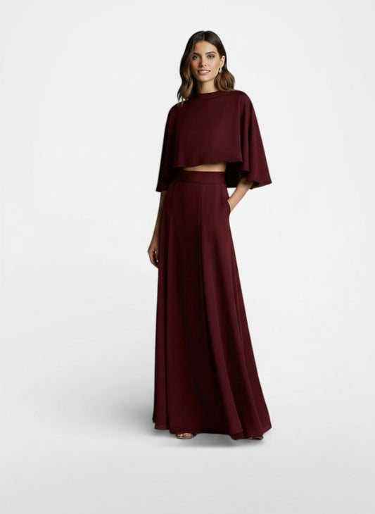 Full body view of the model wearing Conjunto Mujer Minimalista Elegante