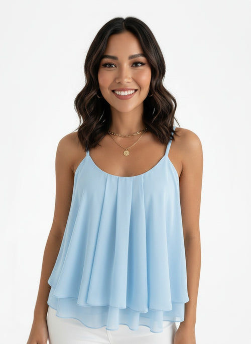 Close-up of the model wearing Top Camisola Mujer Perlas