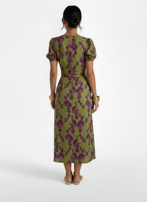Back pose of the model wearing Vestido Largo Verano Mujer Floral Cuello V