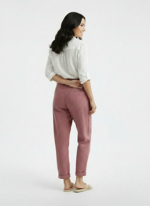 Back pose of the model wearing Pantalón Ancho Mujer Algodón Lino Casual