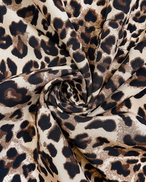 Abrigo reversible de mujer con capucha y estampado de leopardo 9