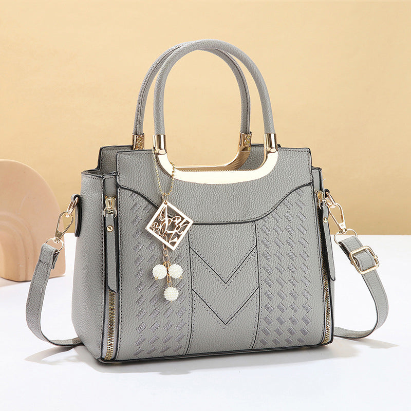 Bolso de mano acolchado mujer con bandolera y detalles dorados 3