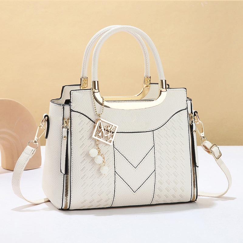 Bolso de mano acolchado mujer con bandolera y detalles dorados 6