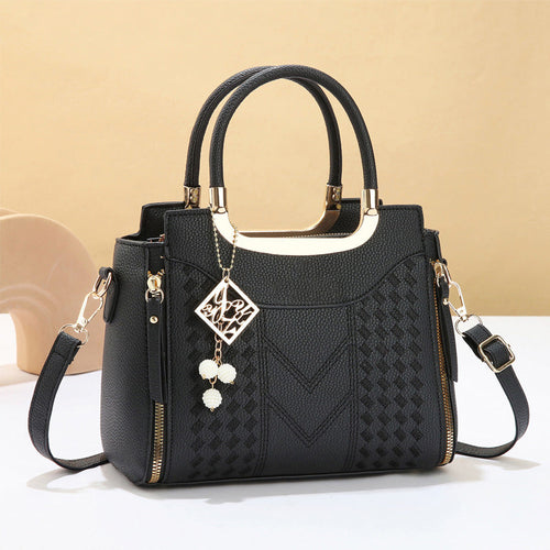 Bolso de mano acolchado mujer con bandolera y detalles dorados 9