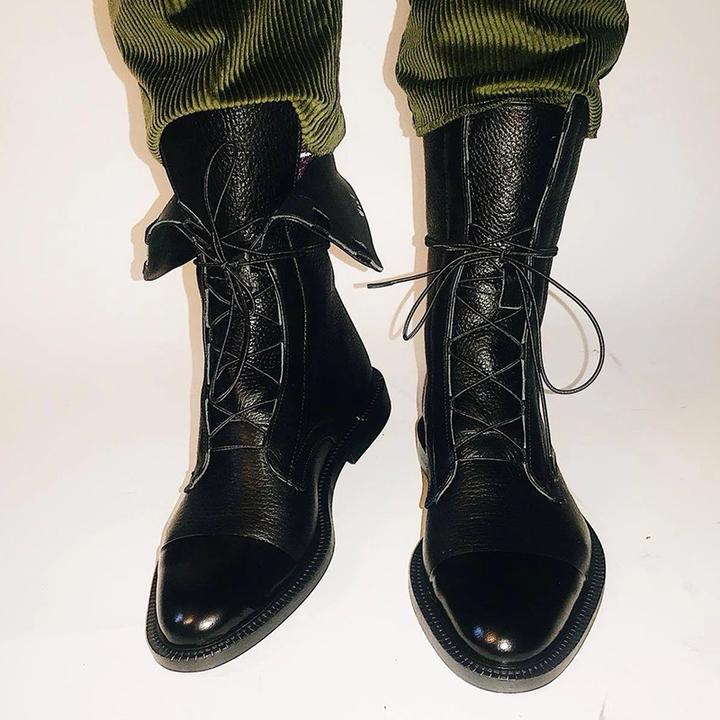 Botas de cuero para mujer con cordones clásicas de tacón bajo 11