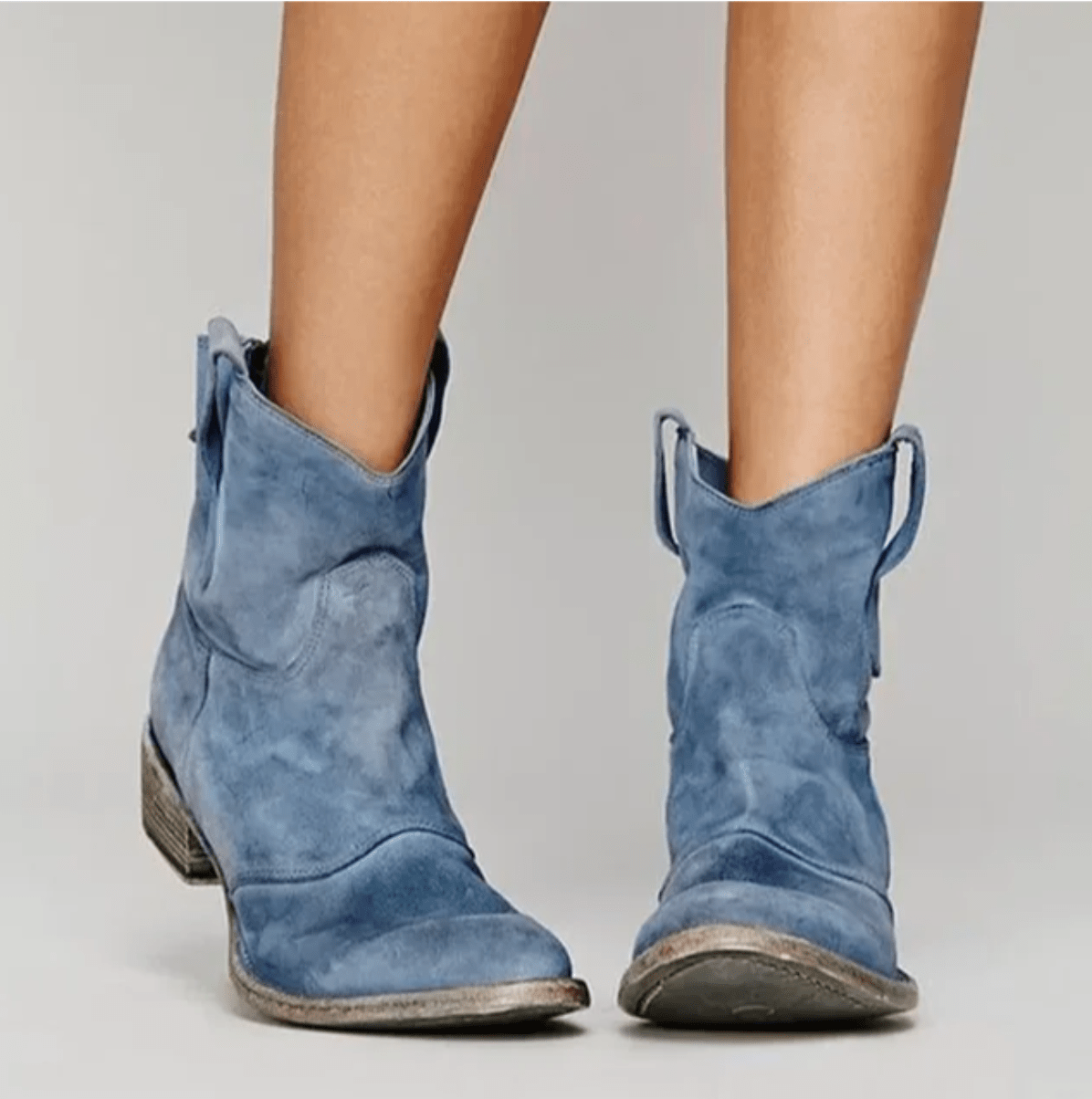 Botines camperos de ante para mujer de tacón bajo y punta redonda 1