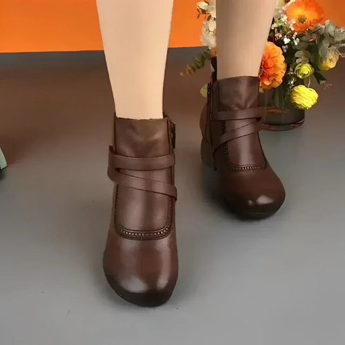 Botines de mujer con hebilla y tacón bajo 8