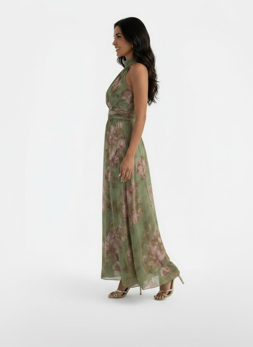 Side profile of the model wearing Vestido Maxi Floral Verde Mujer