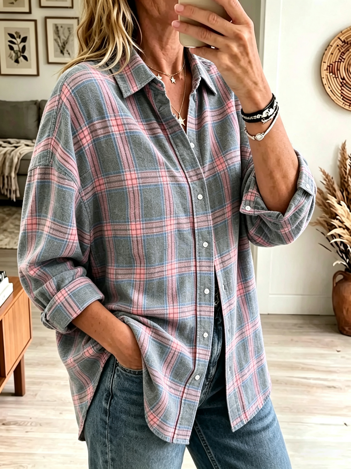Camisa de mujer oversize a cuadros con botones y bolsillos 8