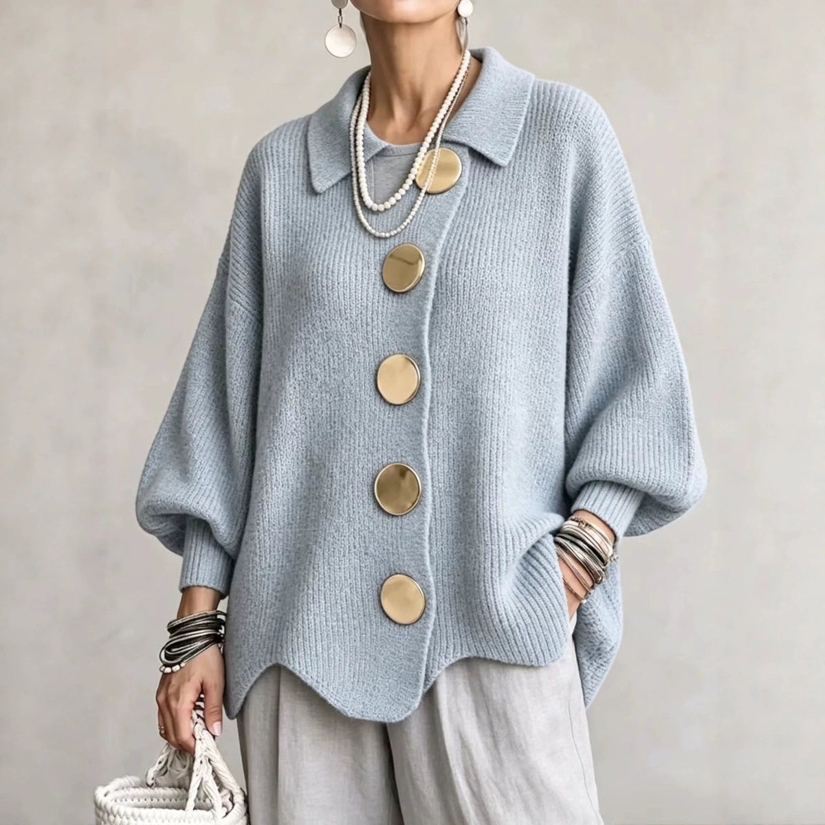 Cárdigan de mujer oversize con cuello estructurado y botones grandes 3