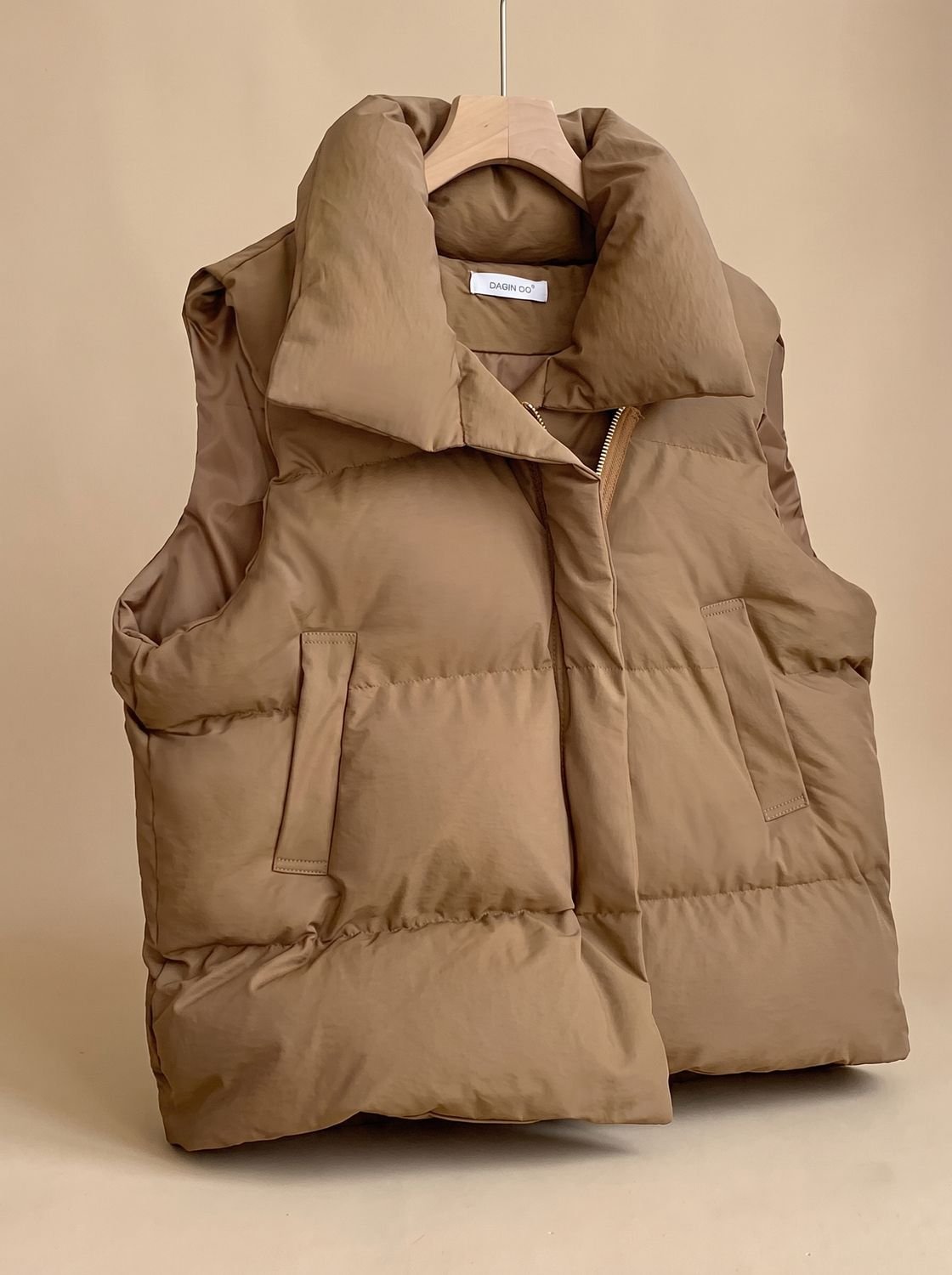 Chaleco acolchado mujer con cuello chal y cremallera doble 4