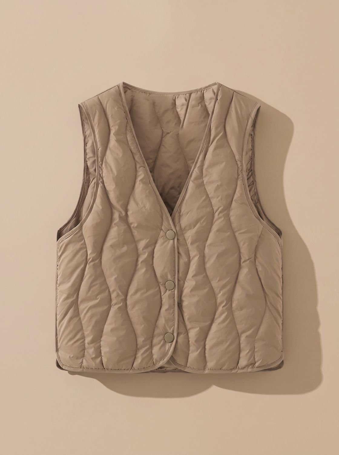 Chaleco acolchado mujer con cuello en V y botones 3