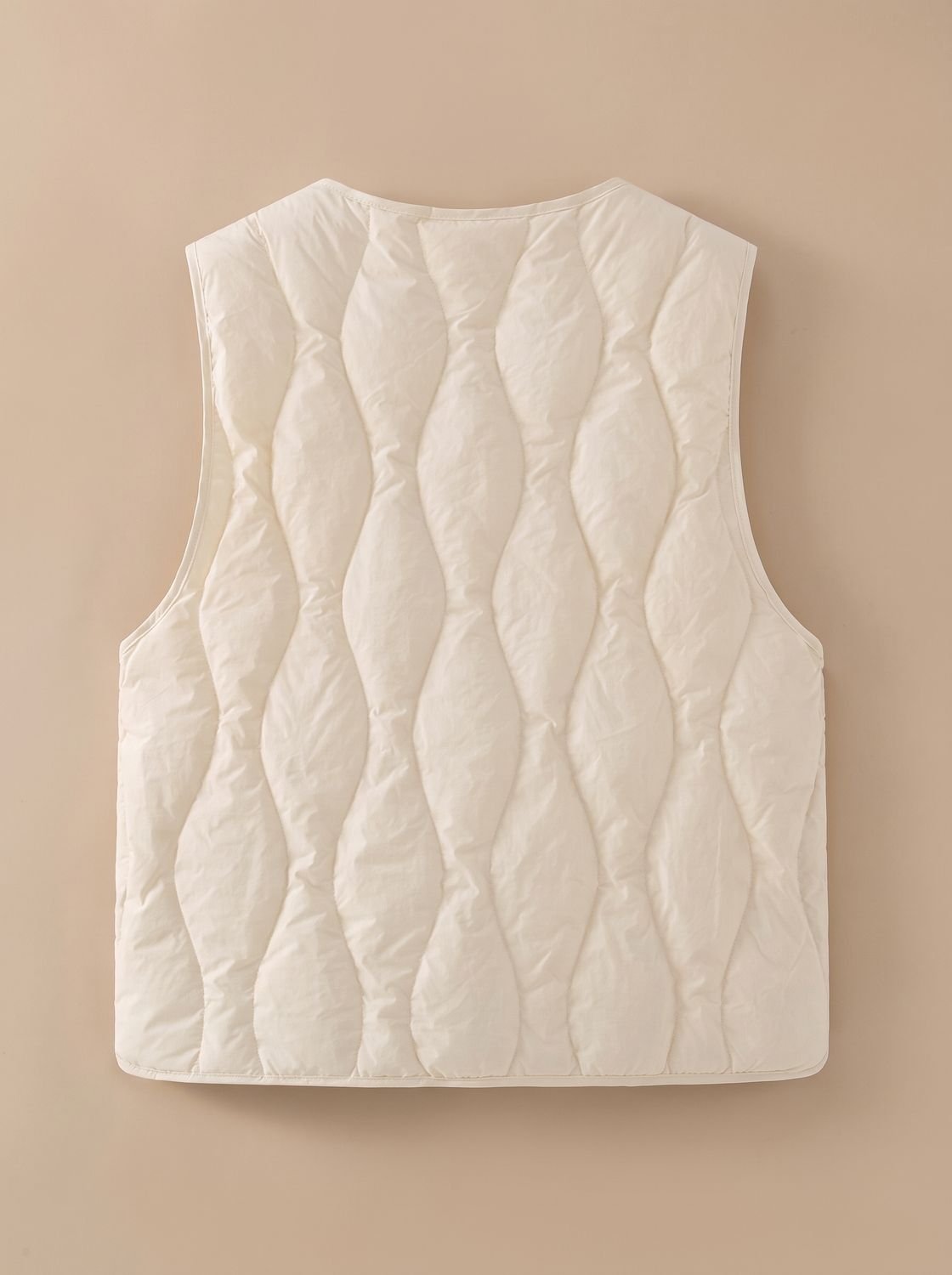 Chaleco acolchado mujer con cuello en V y botones 4