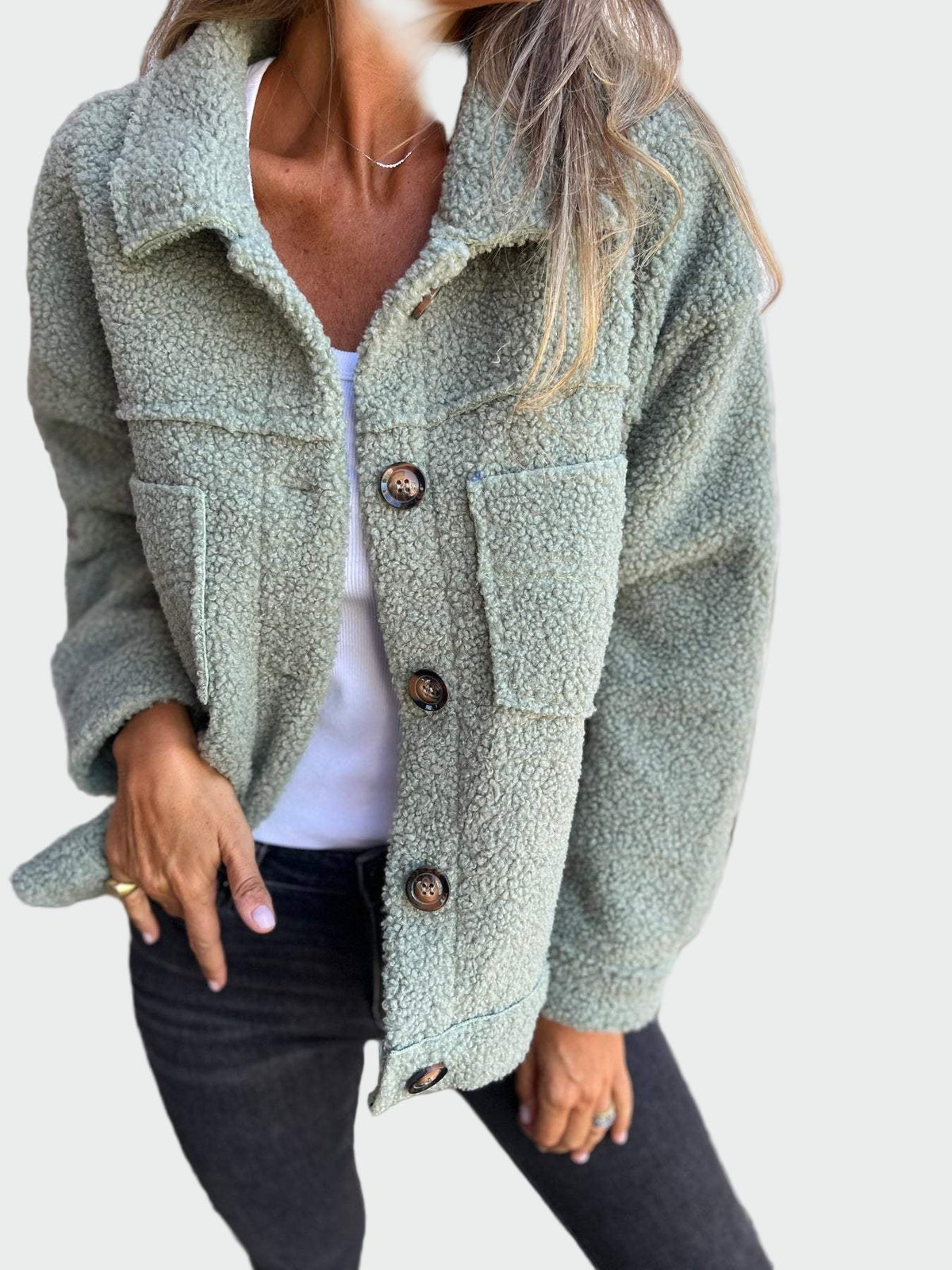 Chaqueta de borreguito para mujer corta con botones 4