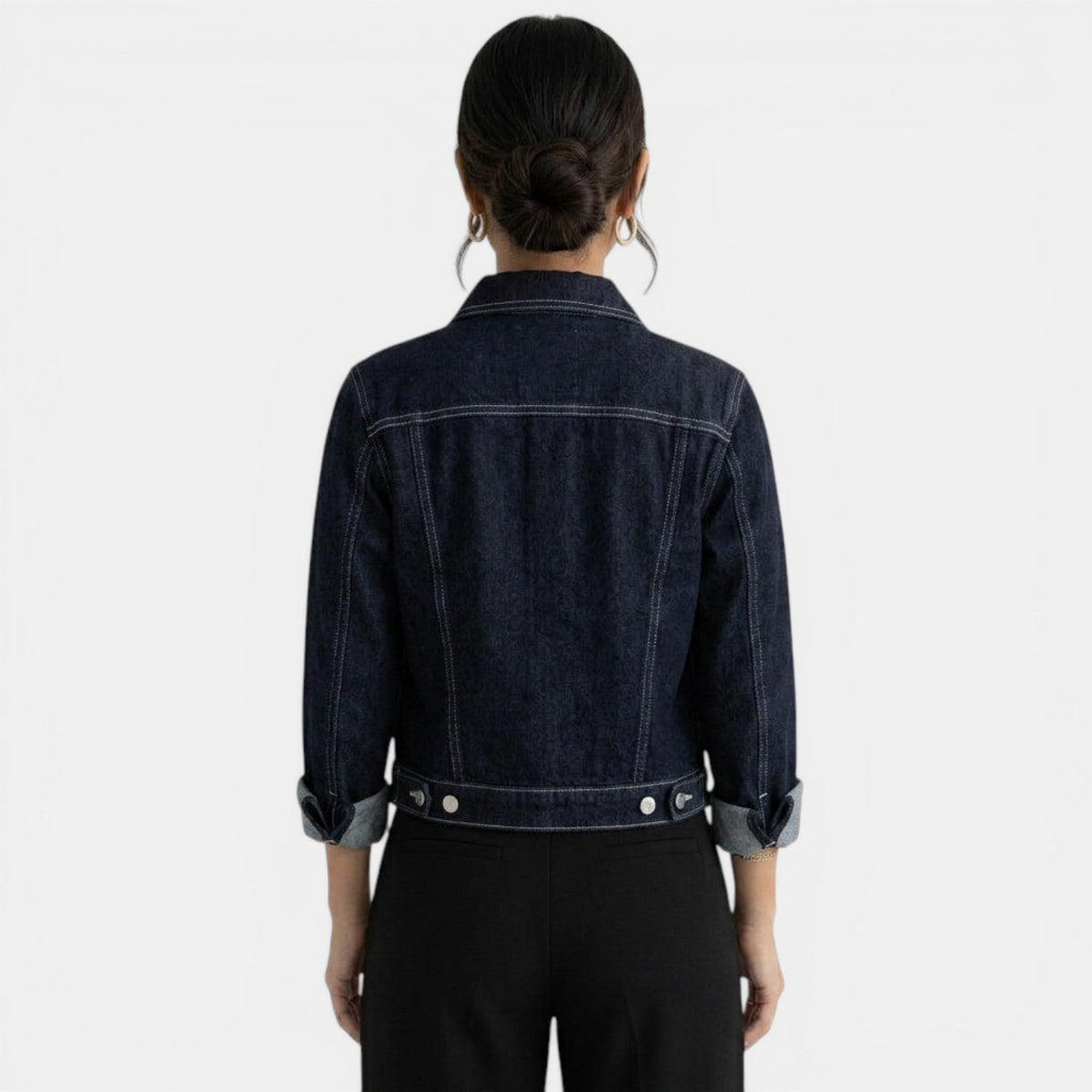 Chaqueta vaquera corta para mujer de denim con botones 4