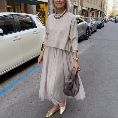 Conjunto de dos piezas con blusa corta y vestido largo fluido 1
