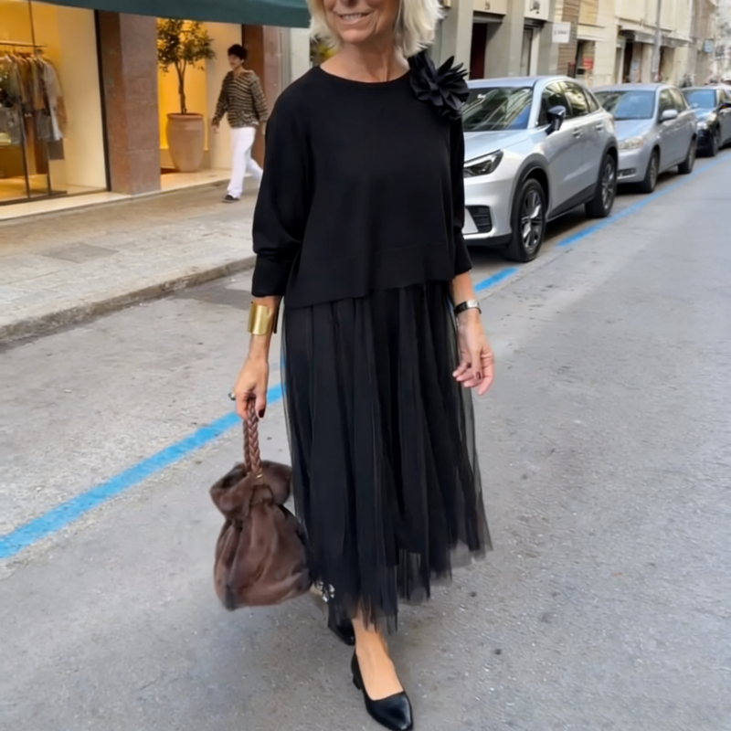 Conjunto de dos piezas con blusa corta y vestido largo fluido 3