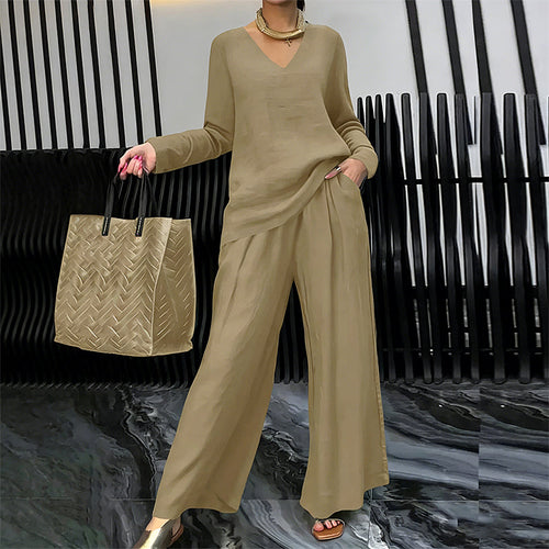 Conjunto fluido con blusa de escote en V y pantalón ancho elegante 10