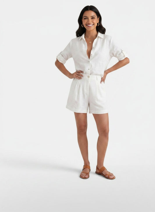 Full body view of the model wearing Conjunto Mujer Camisa Lino Algodón Manga Media