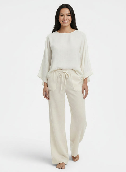 Full body view of the model wearing Pantalones de Lino Mujer Pierna Ancha