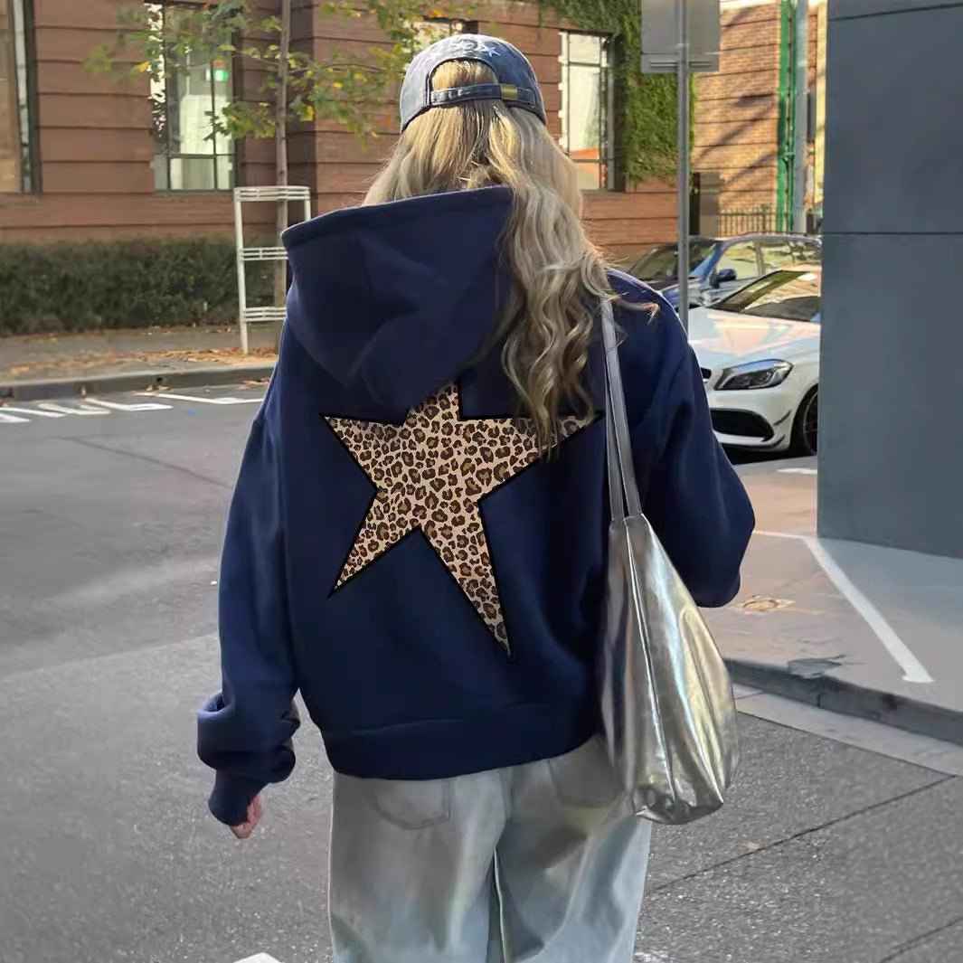Sudadera mujer con capucha oversize y estrella de leopardo 1