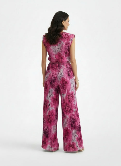 Back pose of the model wearing Conjunto Mujer sin Mangas con Pantalón Wide Leg