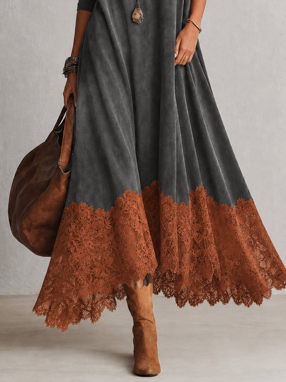 Vestido largo con cuello alto y bajo de encaje floral 18