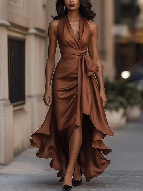 Vestido largo de fiesta con cuello halter y volantes 6