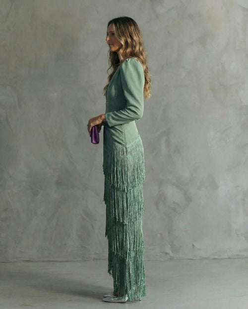 Vestido largo de flecos con escote en V y manga larga 6
