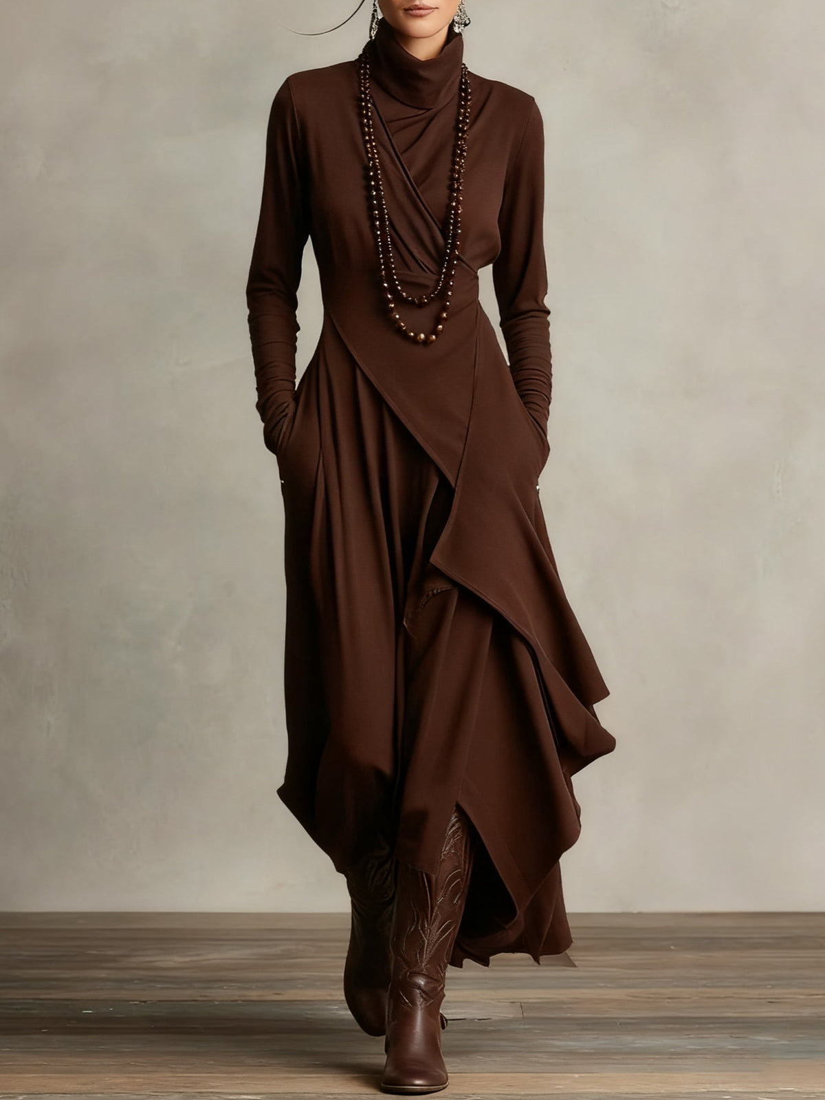Vestido largo drapeado de manga larga con cuello alto asimétrico 9