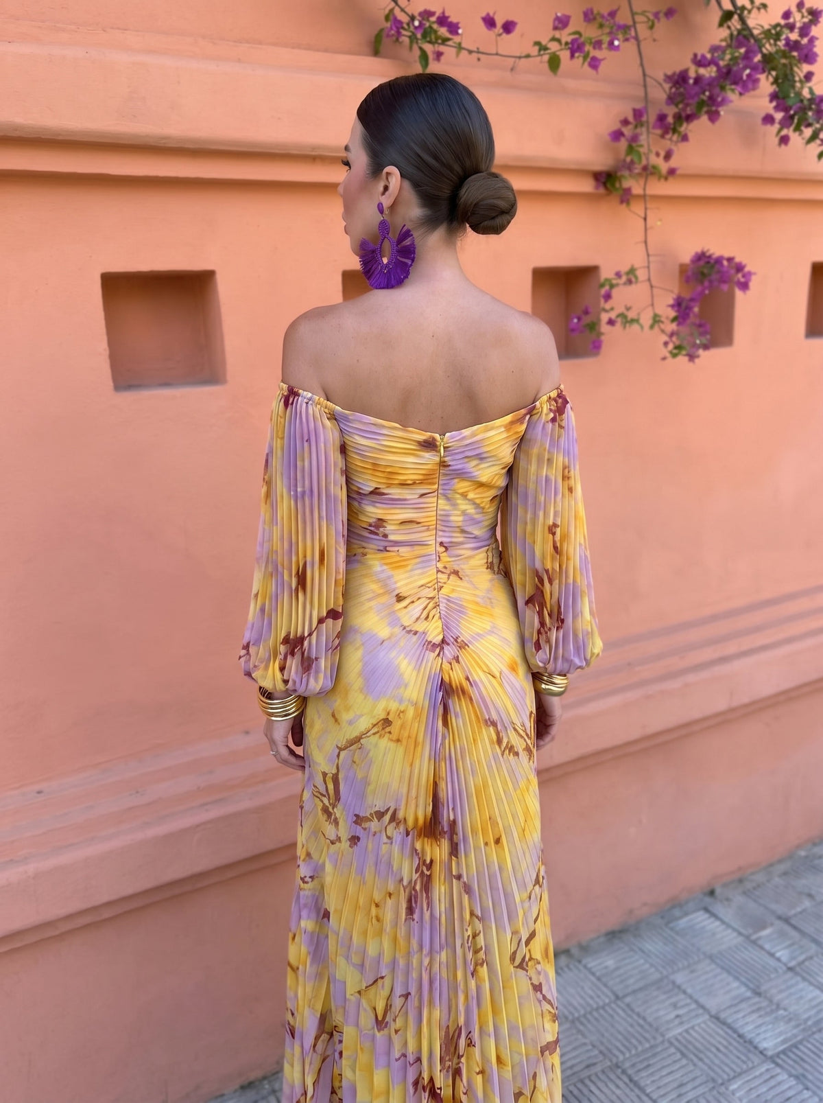 Vestido largo floral con hombros descubiertos y abertura frontal 2