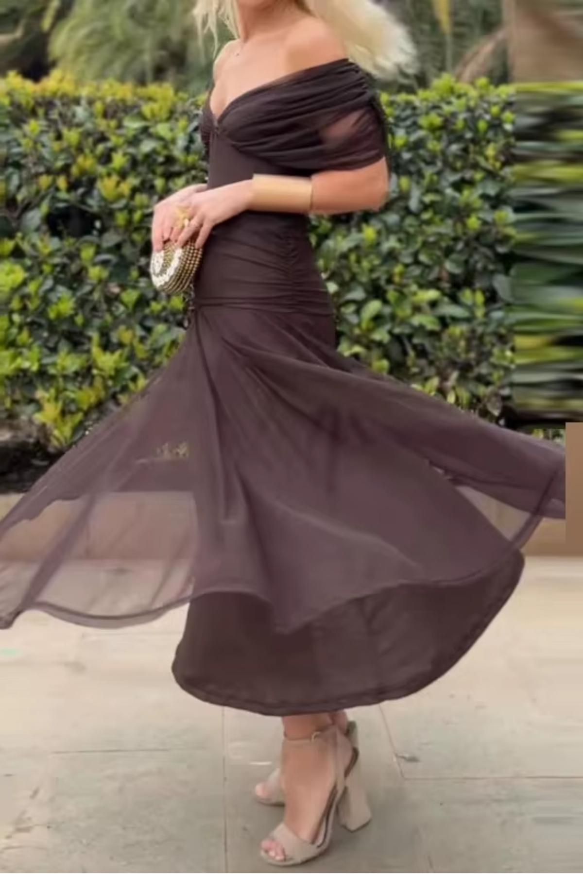 Vestido maxi plisado de fiesta con escote en V 16