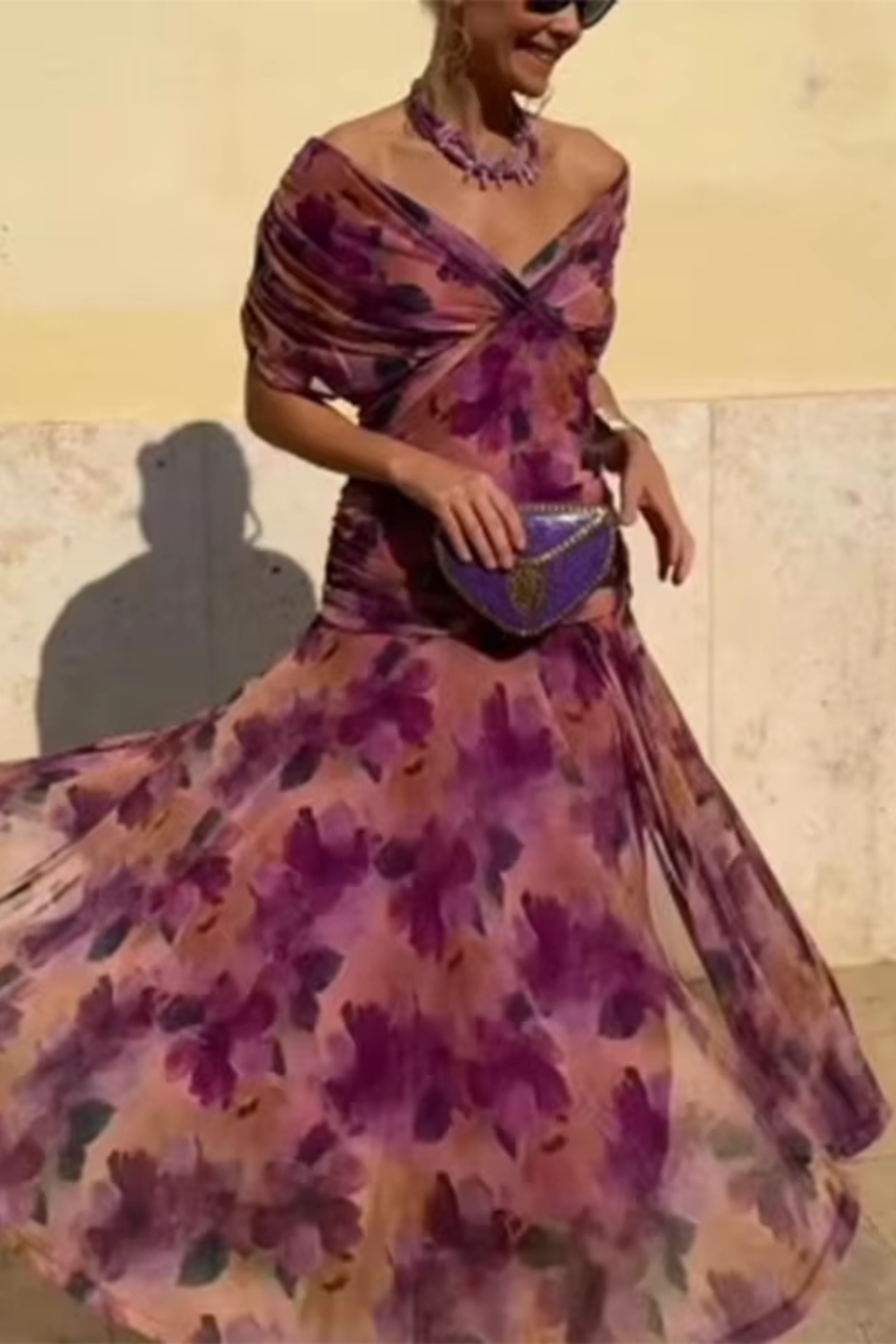 Vestido maxi plisado de fiesta con escote en V 17